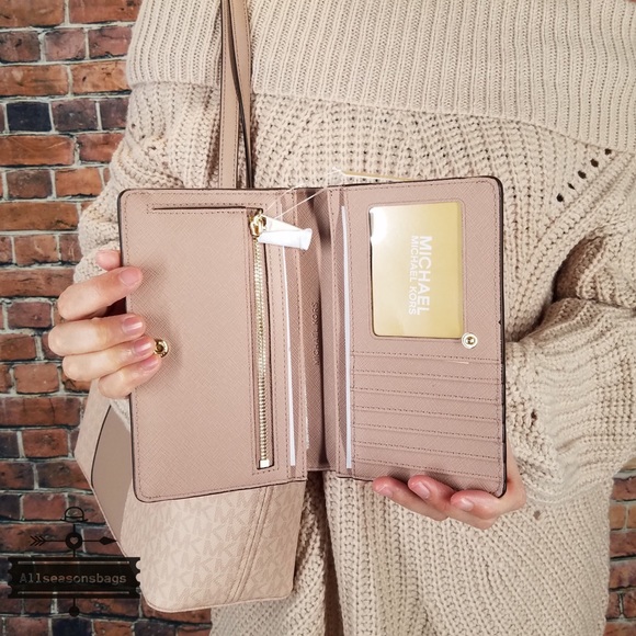 Michael Kors Medium carryall tote wallet SET Fawn - Picture 7 of 8